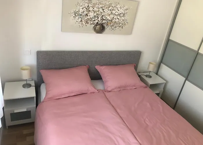 Lucky Place Apartment - Free Private Parking