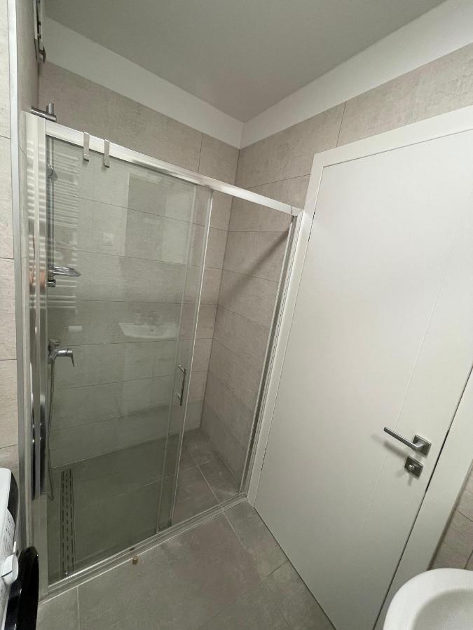 Apartment Lucky Place Apartment - Free Private Parking