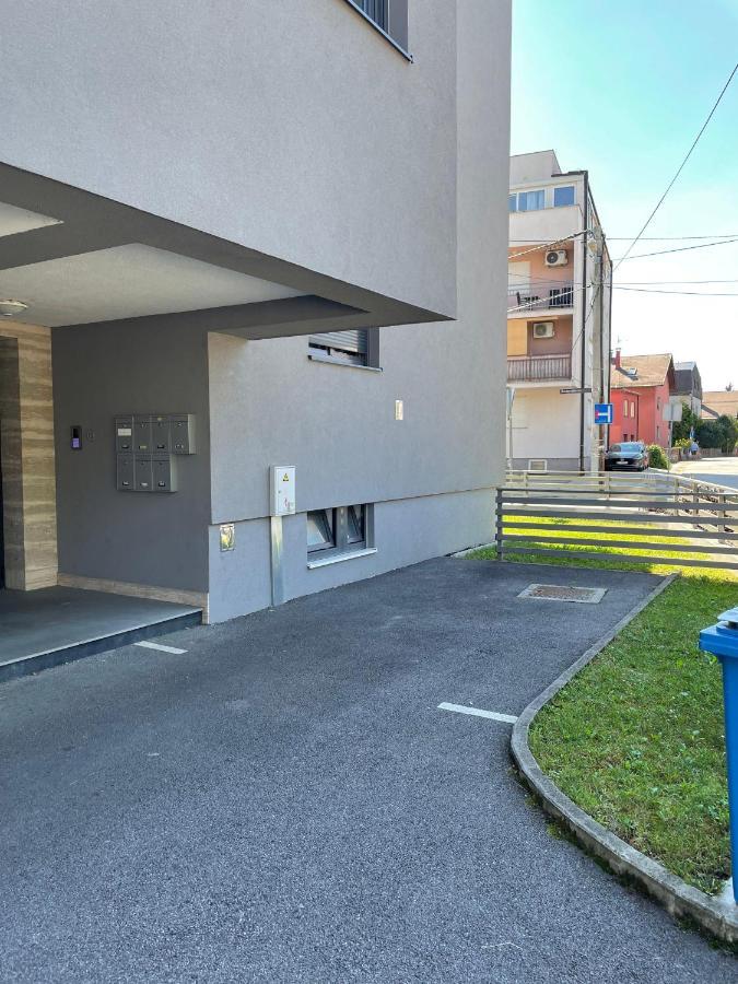 Lucky Place Apartment - Free Private Parking Apartment Zagreb