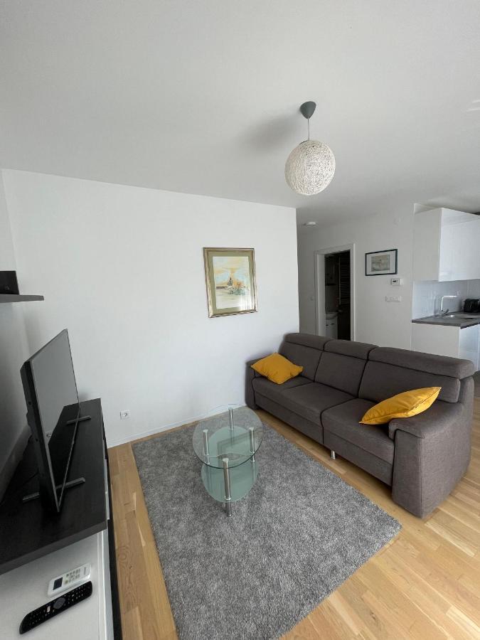 Lucky Place Apartment - Zumberacka With Free Private Parking Apartament