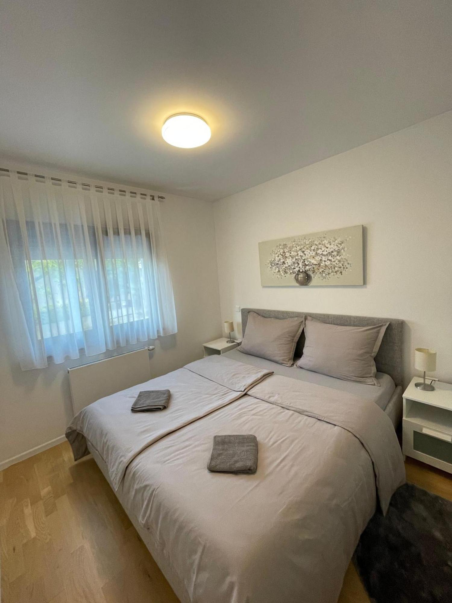 Apartment Lucky Place Apartment - Free Private Parking