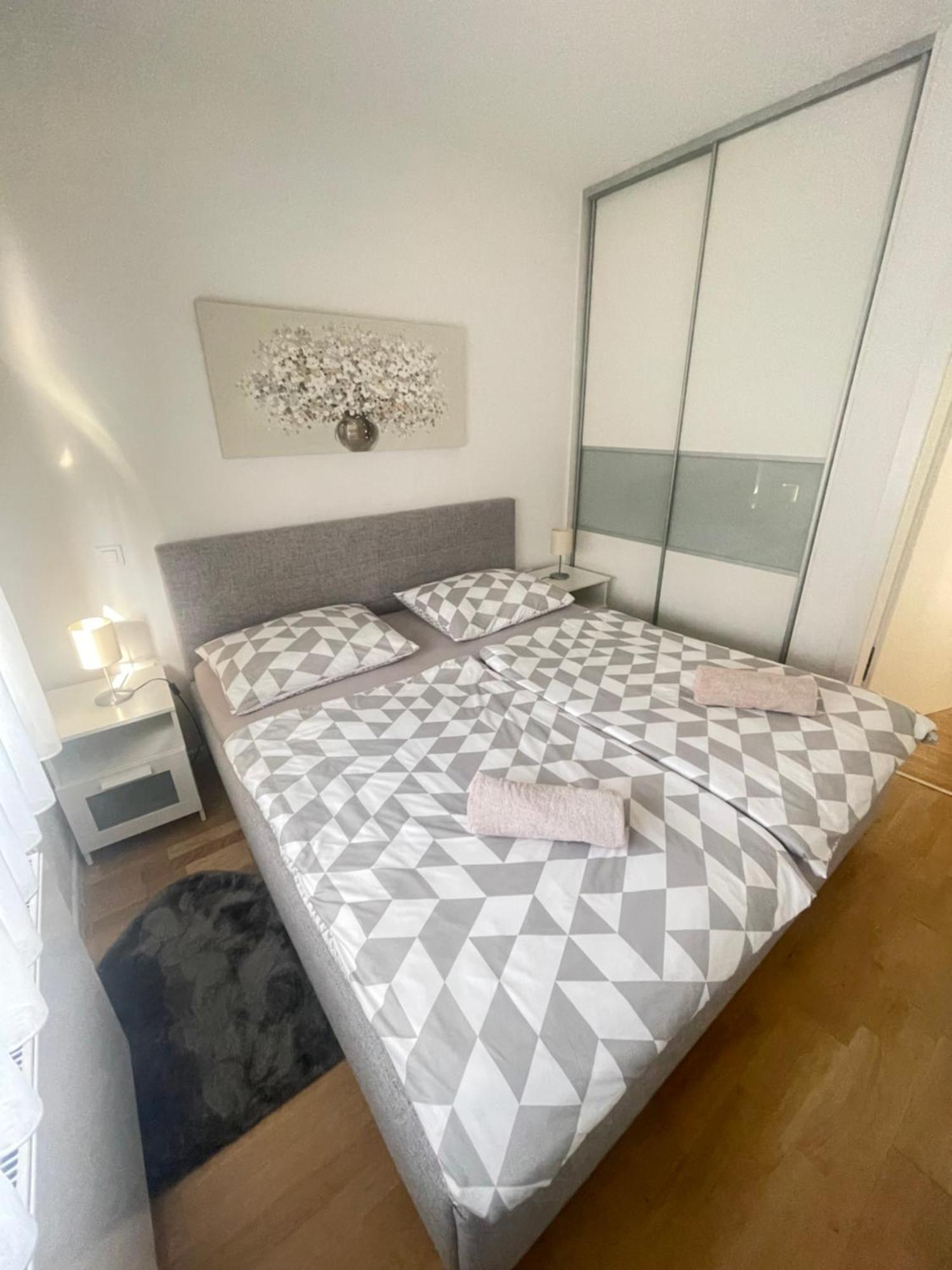 Cozy Lucky Place - Zumberacka With Free Private Parking Apartment